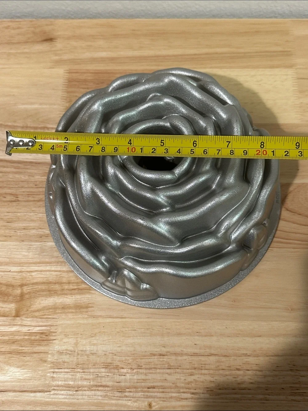 Nordic Ware Rose Bundt Pan Heavy Cast Aluminum 10 Cup Platinum Silver